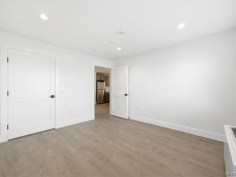 180 Deer Park Ave #207 — Photo 16