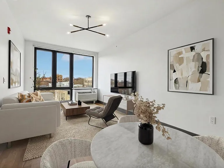 424 Arlington Ave #305 — Photo 1