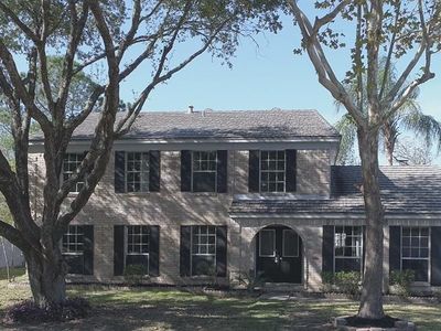 452 E Castle Harbour Dr, Friendswood, TX, 77546
