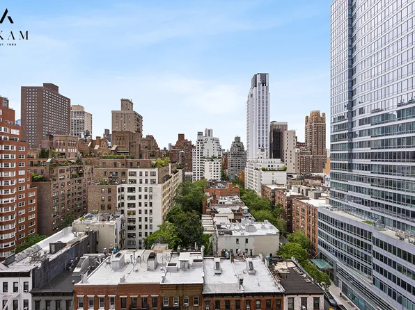 300 East 74th Street 15E image 1 of 15