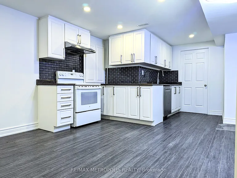 102 Hibbard Dr #BASEMENT — Photo 11