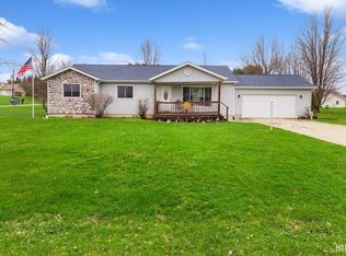2804 E Lapoint Dr, Milford, IN 46542