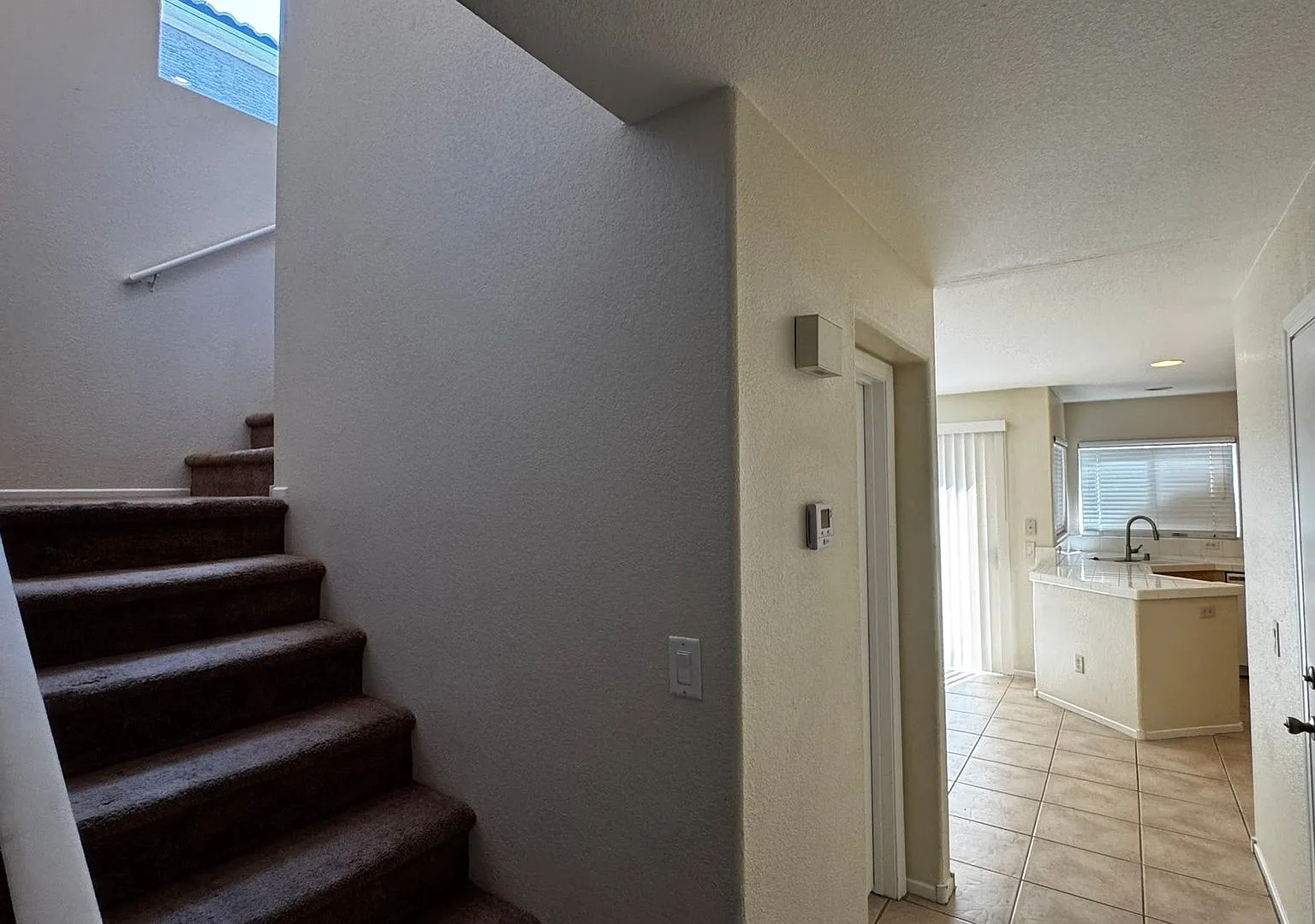 NW Gated Community 2 bdrm plus loft — Photo 4