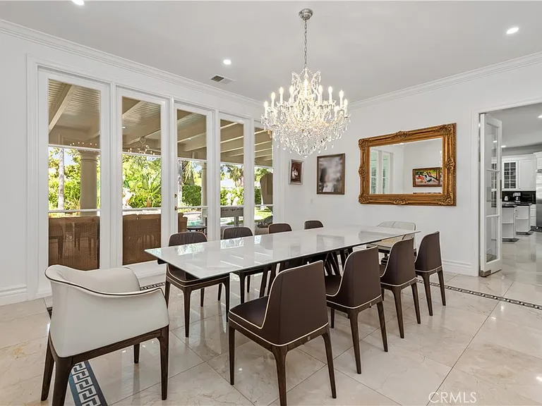 5267 Newcastle Ln — Photo 8