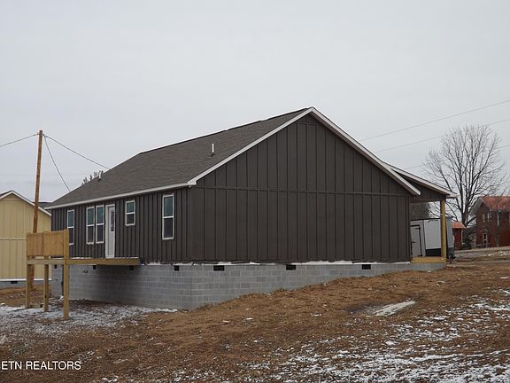 3rd image of 935 Shawanee Rd