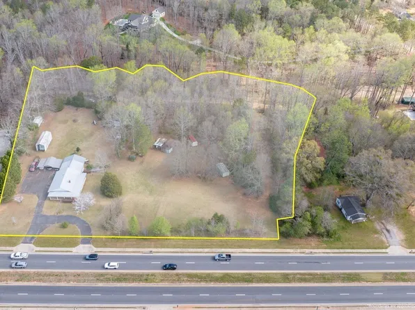 4559 Winder Hwy, Flowery Branch, GA 30542