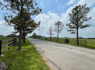 2 N Sandstone Ave, Skiatook, OK 74070