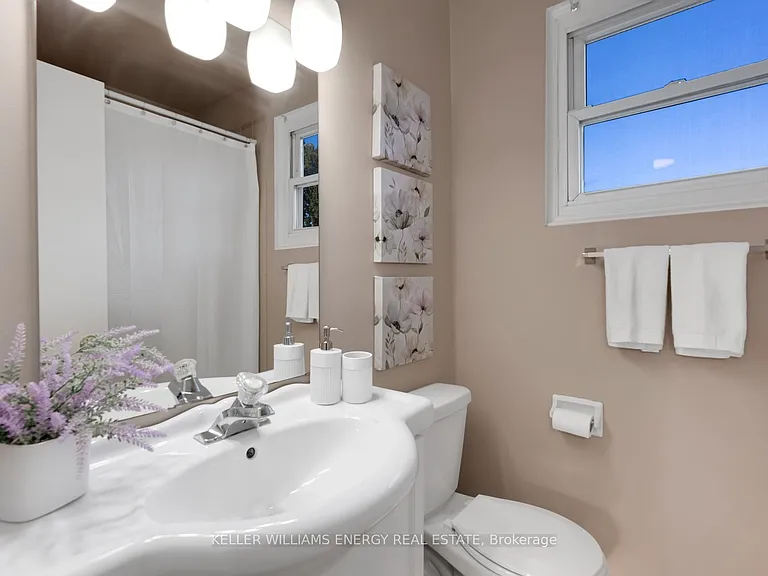 337 Oshawa Blvd N #FRONT — Photo 16