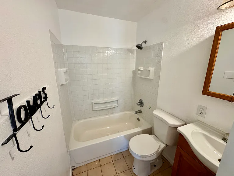 8 Louise Ln — Photo 8