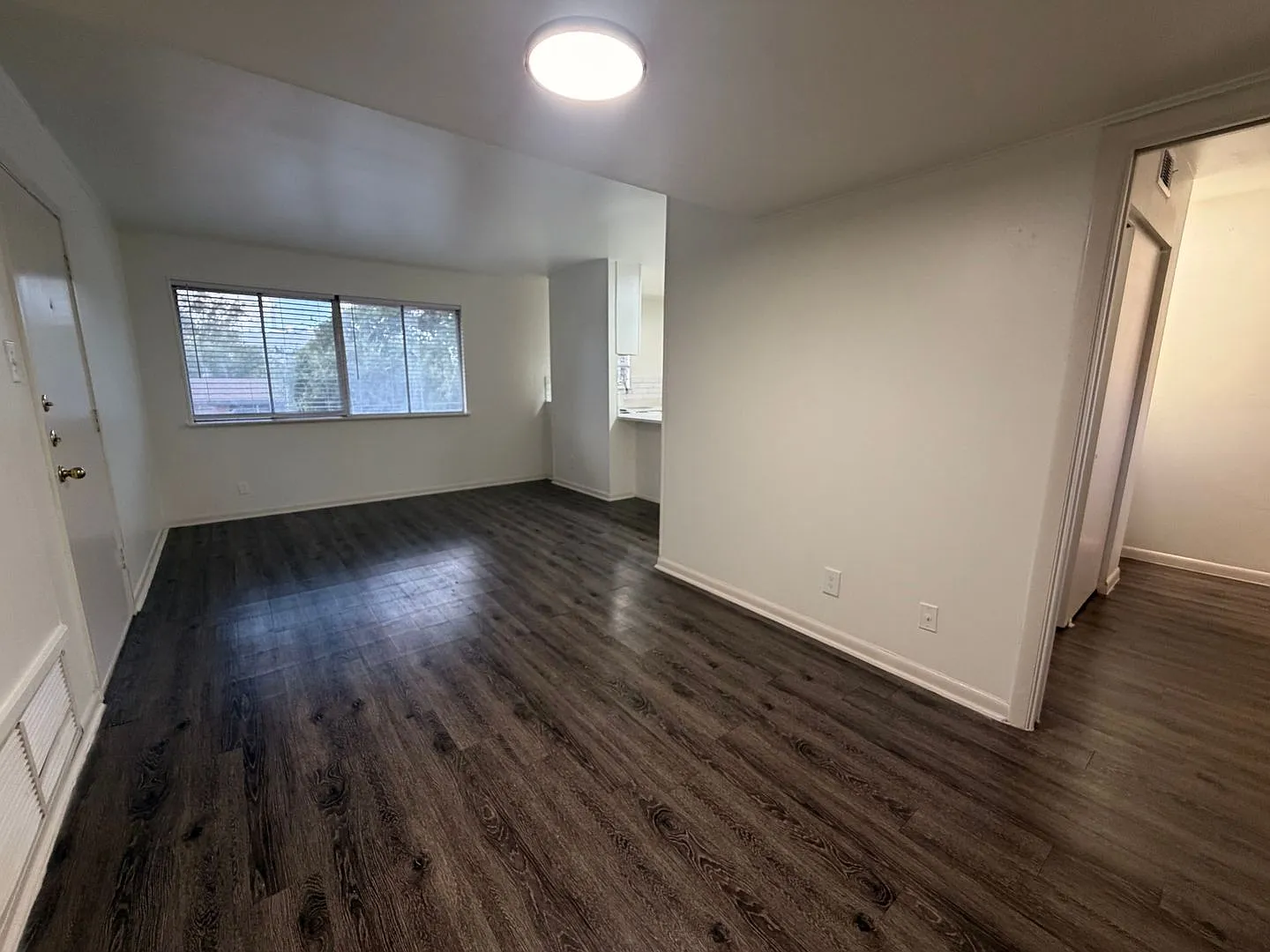 Shanti Apartments — Photo 3