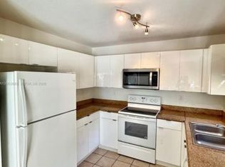 2206 NW 170th Ave, Pembroke Pines, FL 33028