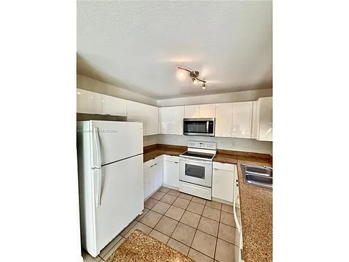 2206 NW 170th Ave Photo 1