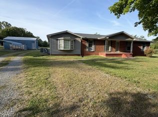 1130 Parkers Chapel Rd, Portland, TN 37148