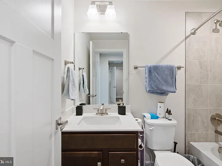 212 Matisse Pl — Photo 11