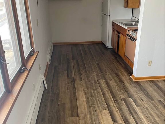 4th image of 808 39th St NE APT 3A