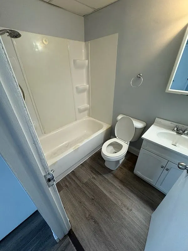 2 bed, $1,200 — Photo 4