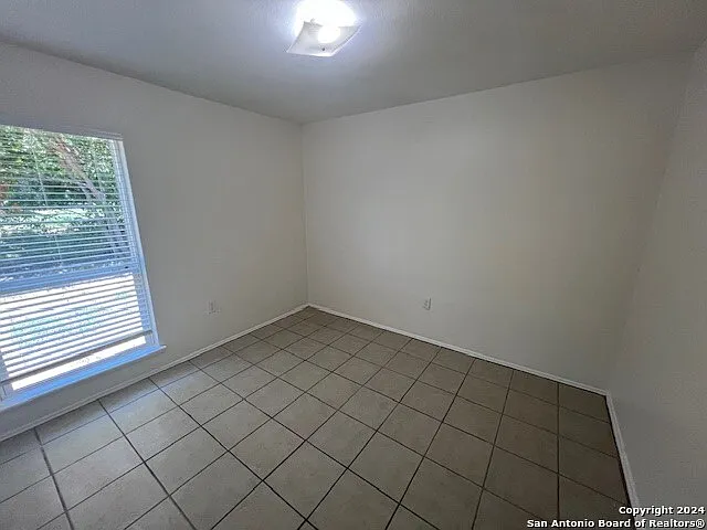 7705 Marigold Trace St — Photo 9