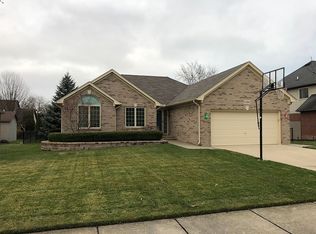 51294 Caroline Dr, Chesterfield, MI 48047