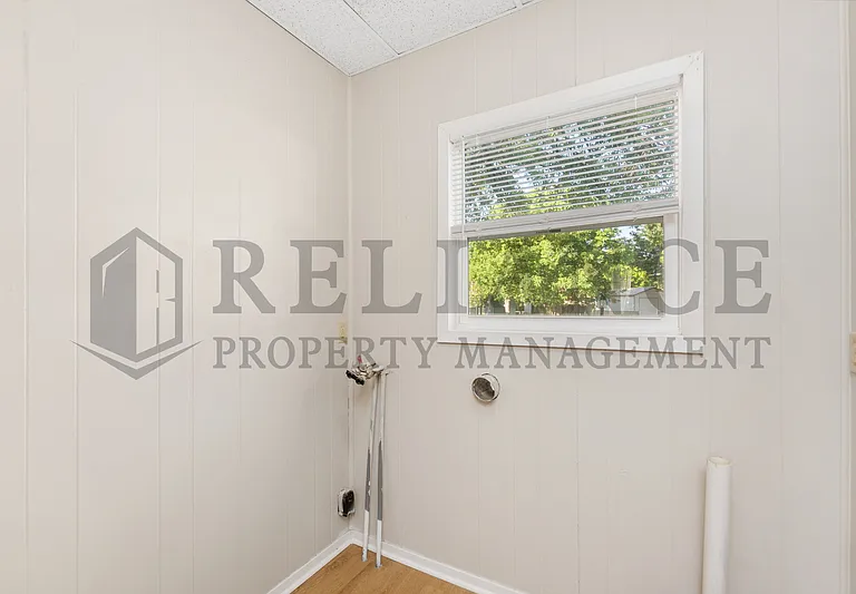 300 W Breese Ave — Photo 14