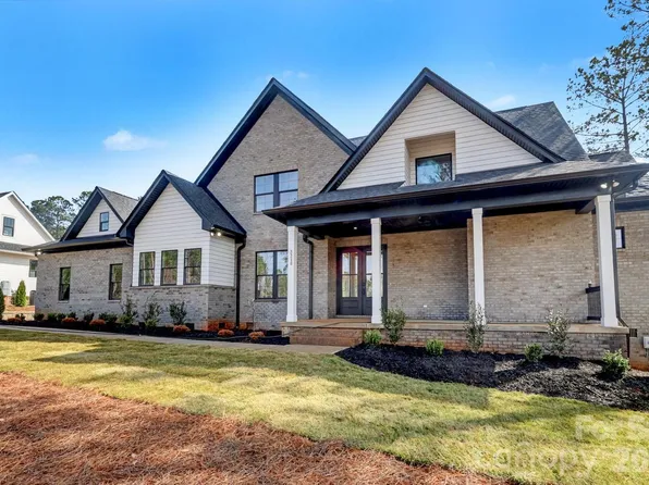 3210 Sherman Dr, Lancaster, SC 29720