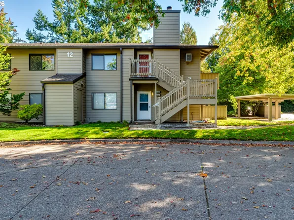 2083 Lake Isle Dr, Eugene, OR 97401