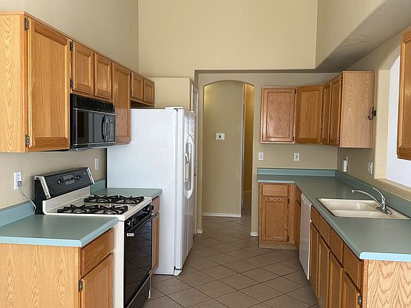 4th image of 260 S Palace Gardens Dr