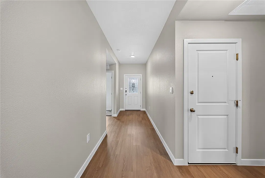 4 bed, 2.0 bath, 1781 sqft, $2,495 — Photo 3