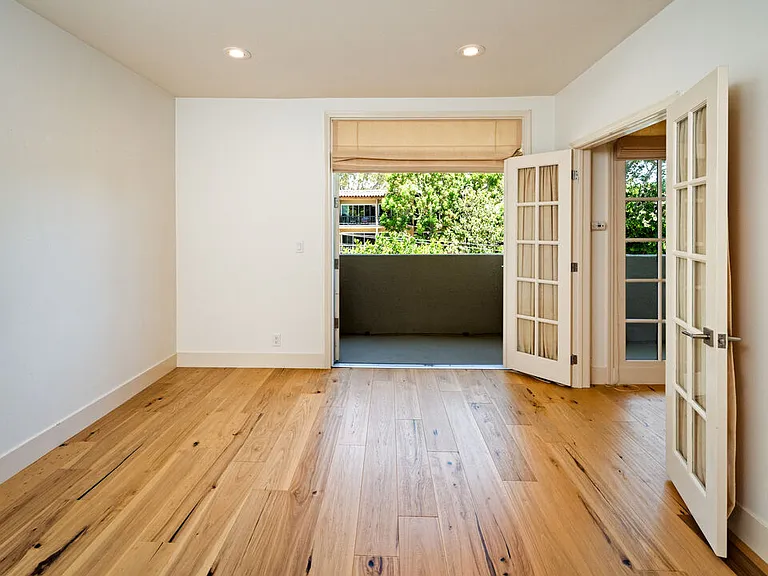 575 S Barrington Ave #305 — Photo 18