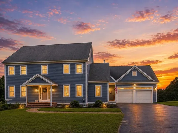 370 Sunnyhill Rd, Lunenburg, MA 01462
