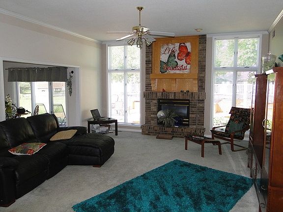 2nd image of 107 S Loveridge Ln