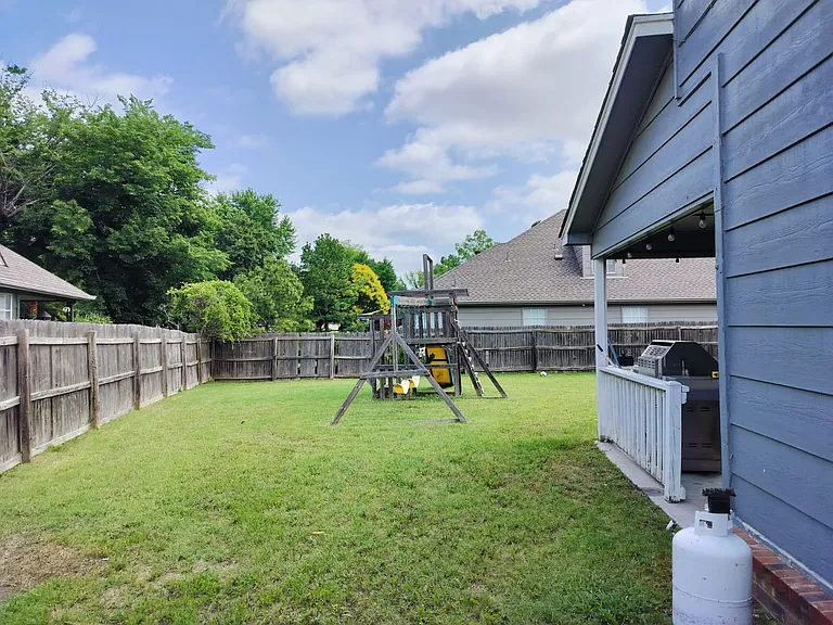 3100 W Norman Cir — Photo 1