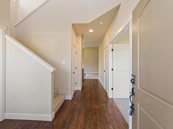 4th image of 2851 NE Hope Dr