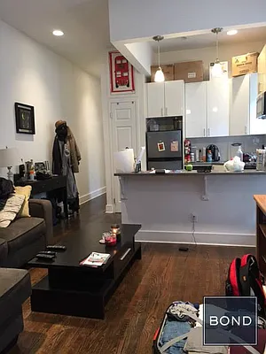 Rented by Bond New York | media 31