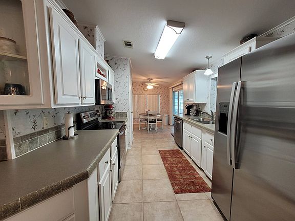 4th image of 334 Belle Grove St #334