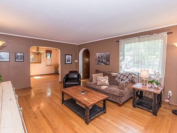 2nd image of 2881 Lafeuille Ave