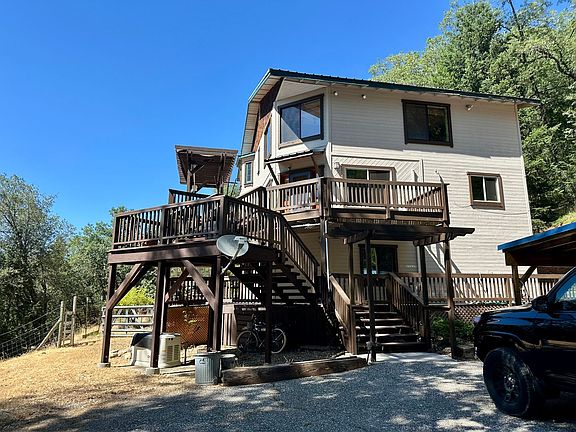 2nd image of 17139 Sky Oaks Ln