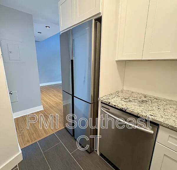 4 Coggswell St #17 — Photo 9