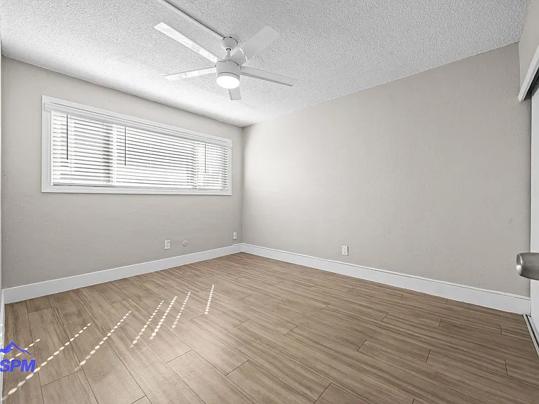 Willow Glen Apartments — Photo 17