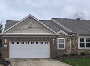 9910 Country Club Cir, Twinsburg, OH
