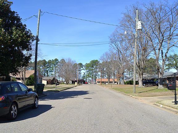 5th image of 218 Davors Dr