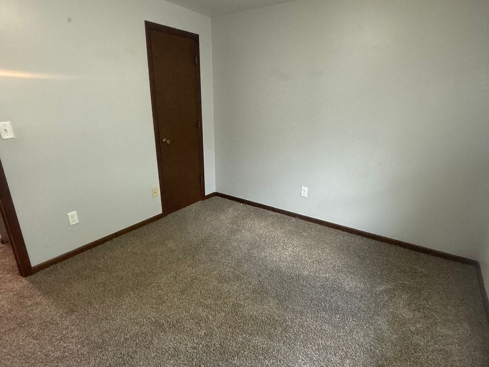 1st image of 151 W Rosewood Ave APT 8