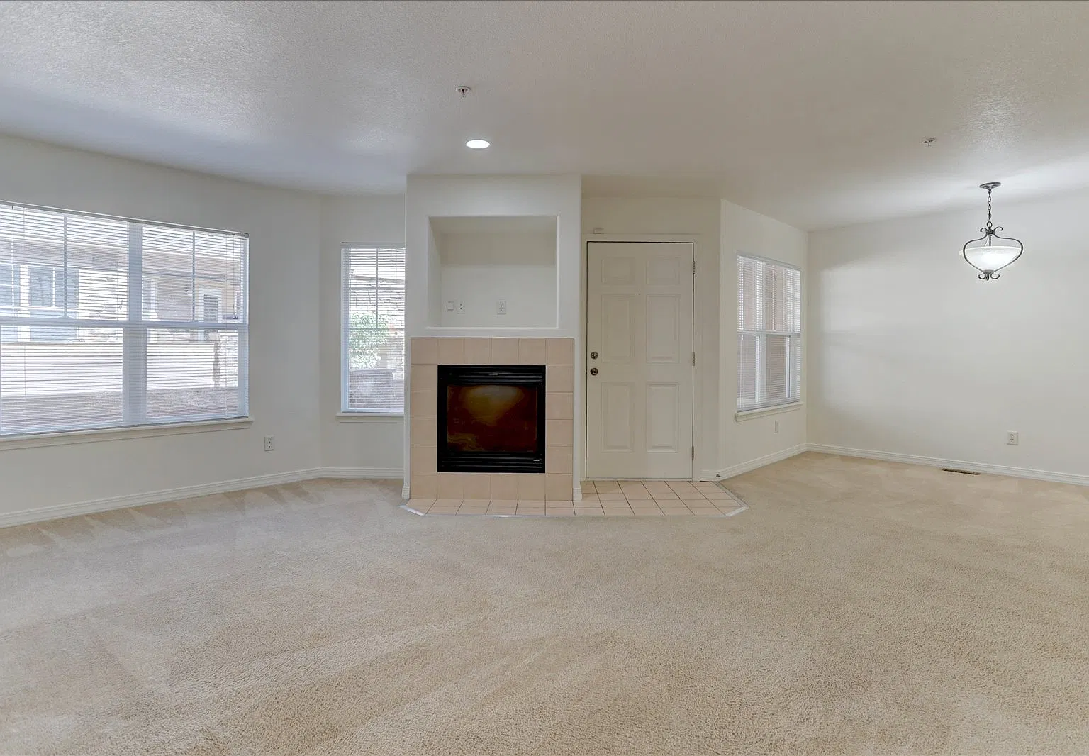 2 bed, 1878 sqft, $2,400 — Photo 4