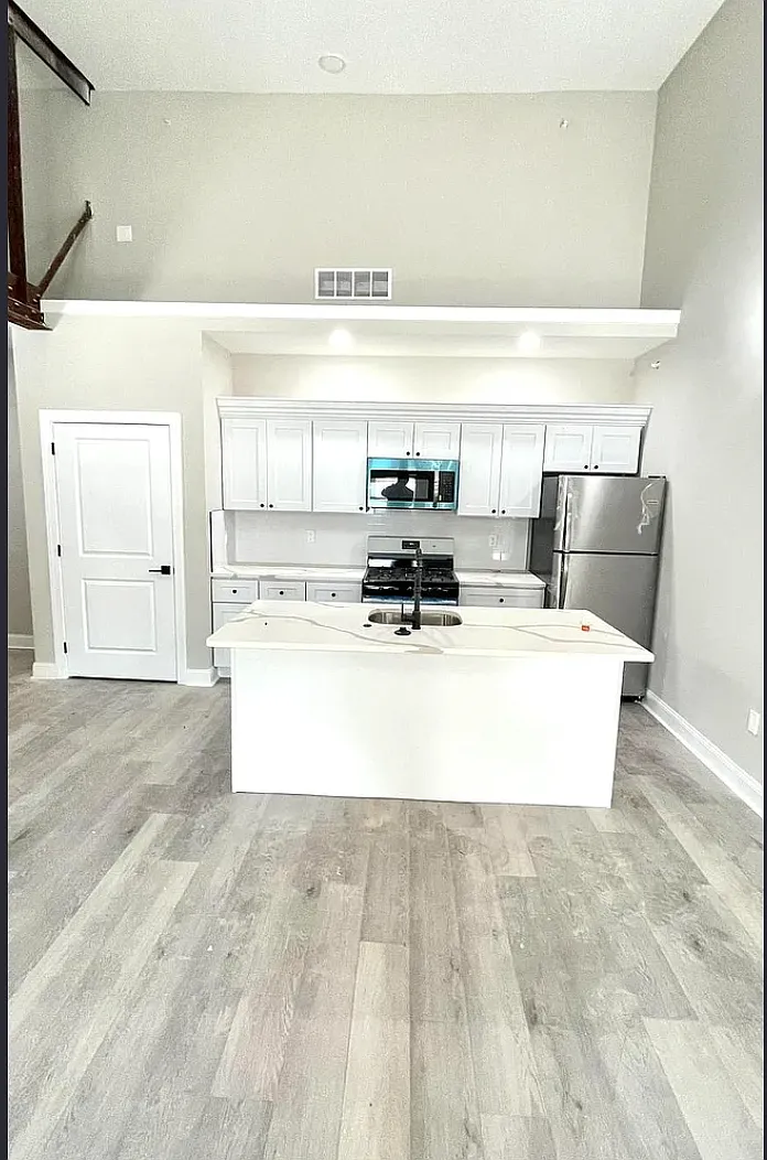 Building Photo - 344 Conarroe St #1