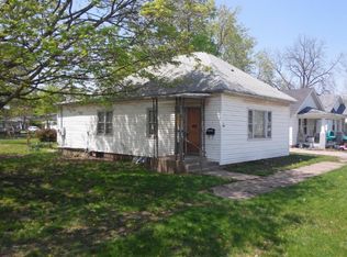 801 N 11th St, Mattoon, IL 61938