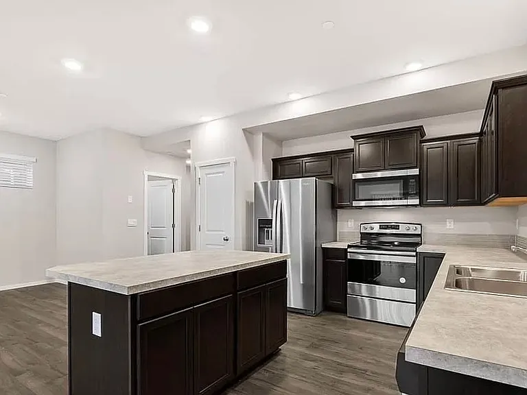 18729 Emmons Ct E — Photo 7