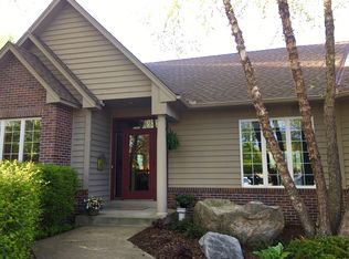 8808 Sunset Crst, Victoria, MN 55386