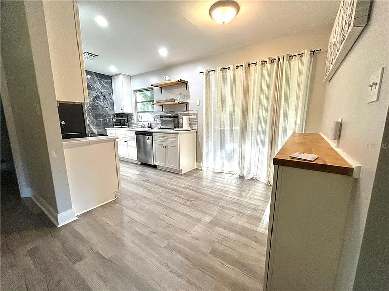 3919 SW 21st St — Photo 5
