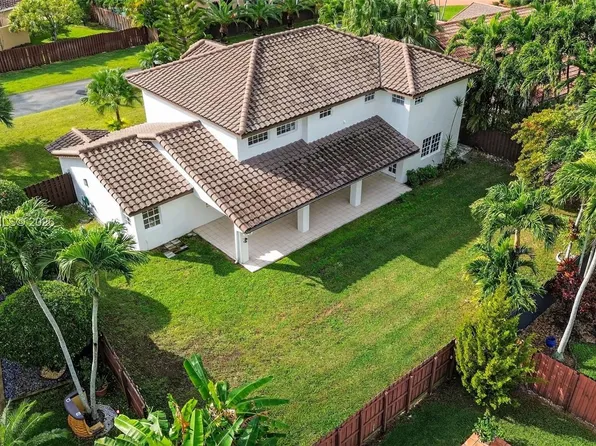 15591 SW 45th Ter, Miami, FL 33185