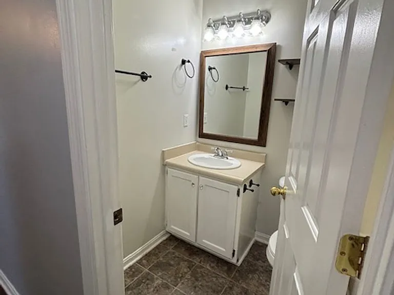 210 Scarlet Ave — Photo 8