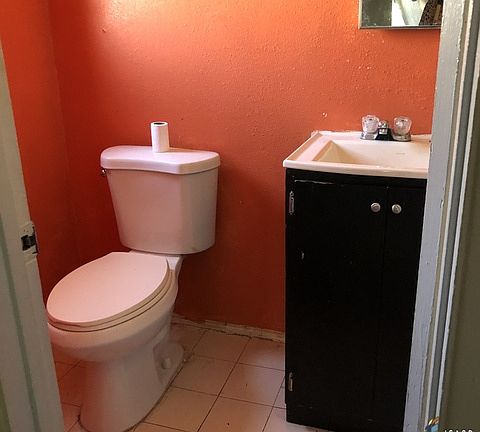 5th image of 463 W Hamilton Ave